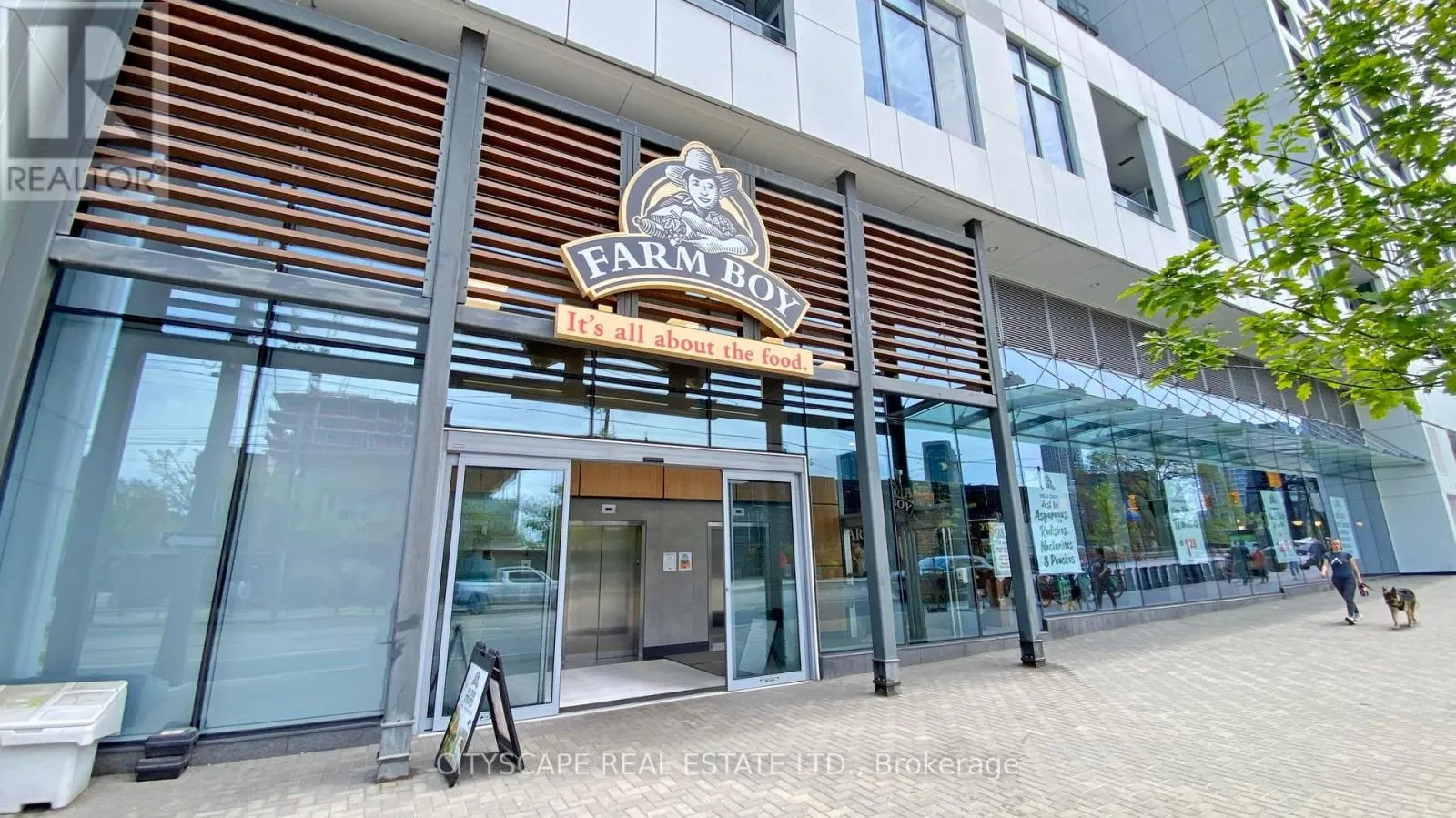 703W - 27 BATHURST STREET