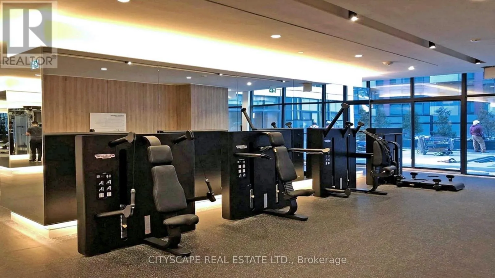 703W - 27 BATHURST STREET