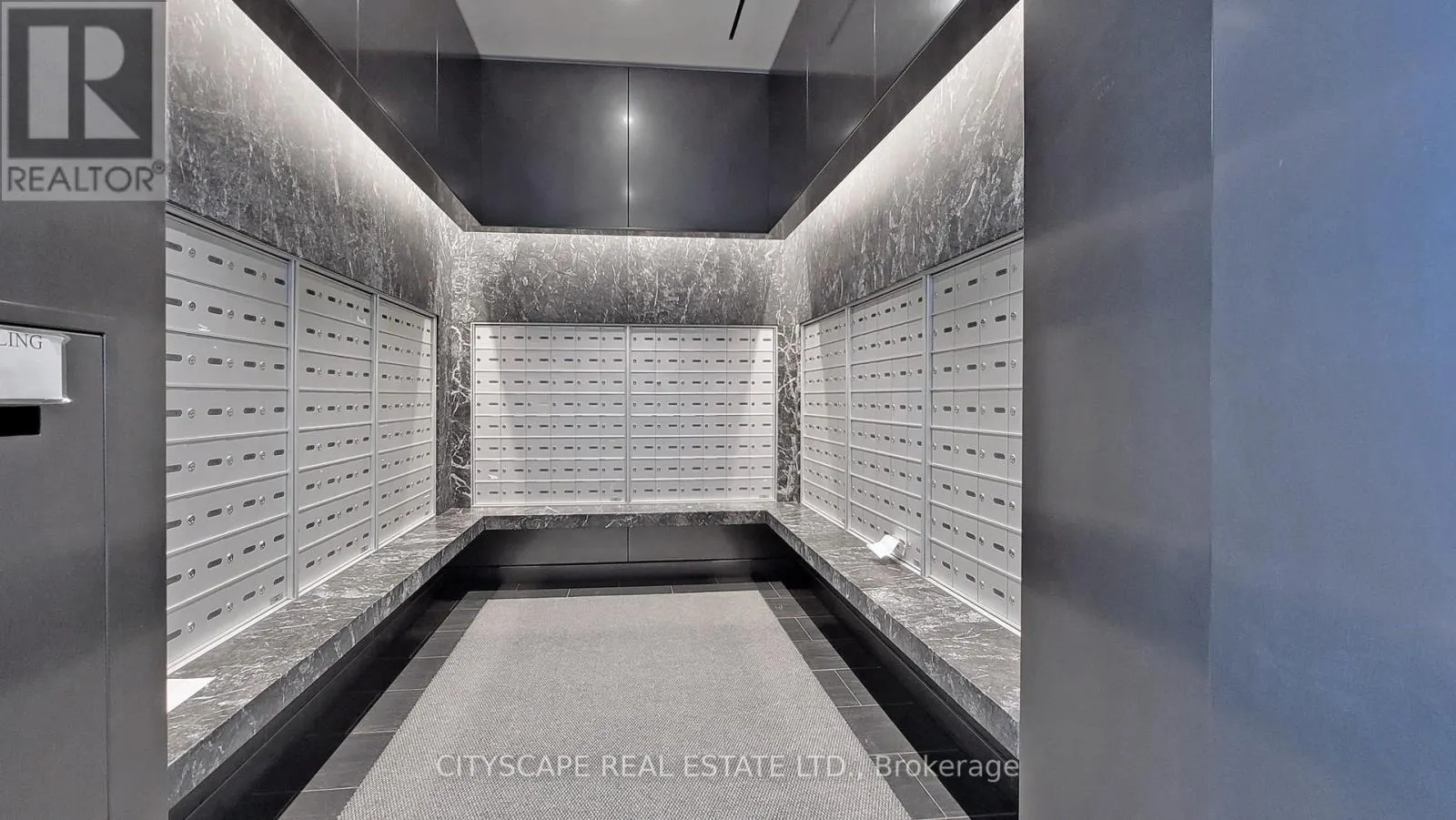 703W - 27 BATHURST STREET