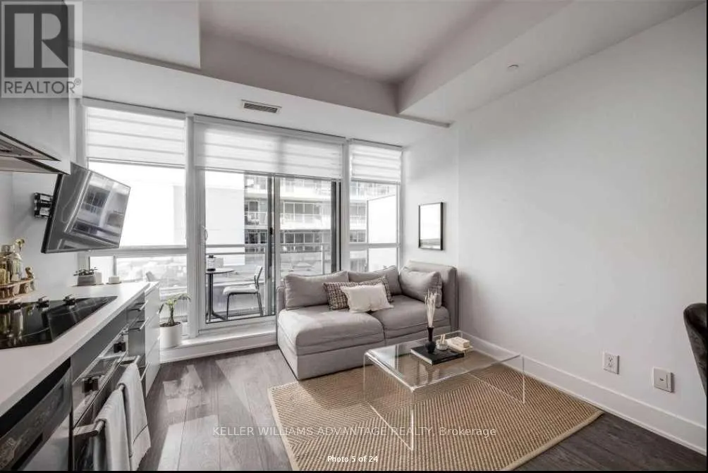 505 - 508 WELLINGTON STREET W