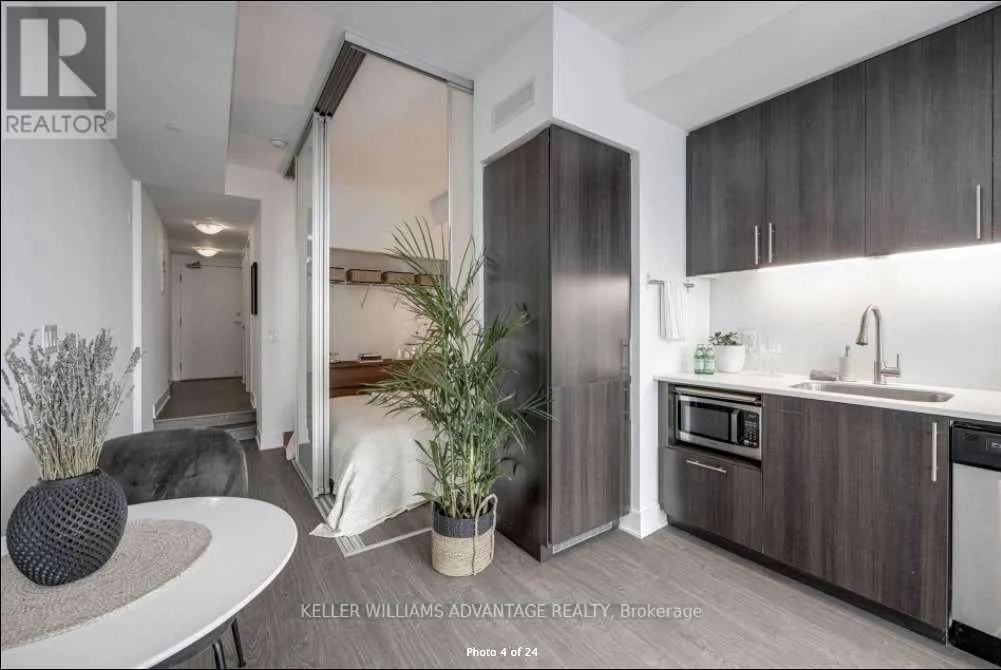505 - 508 WELLINGTON STREET W