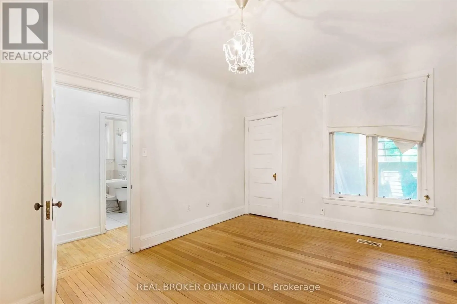 499 PALMERSTON BOULEVARD