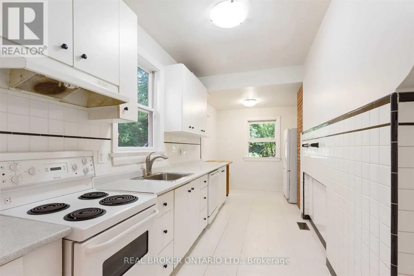 499 PALMERSTON BOULEVARD