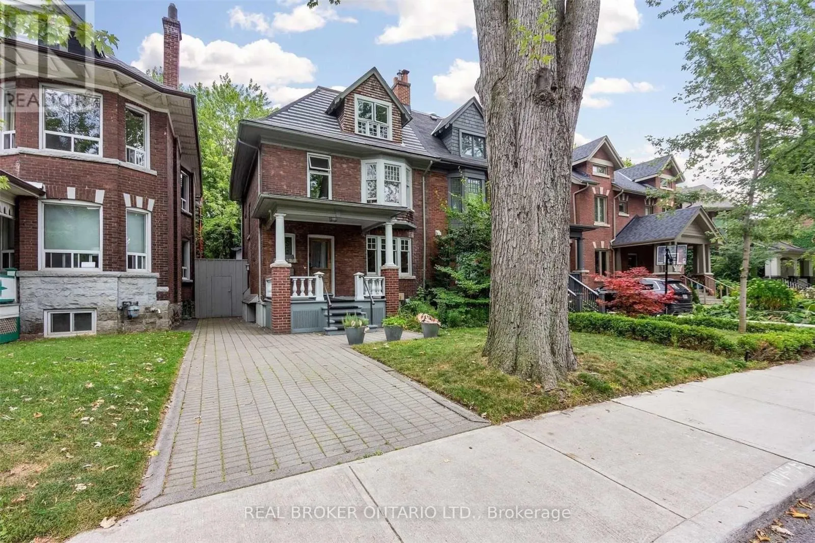 499 PALMERSTON BOULEVARD