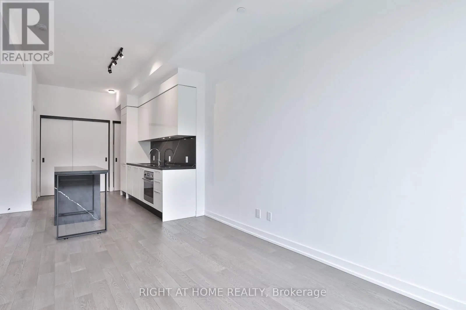 212 - 200 SUDBURY STREET