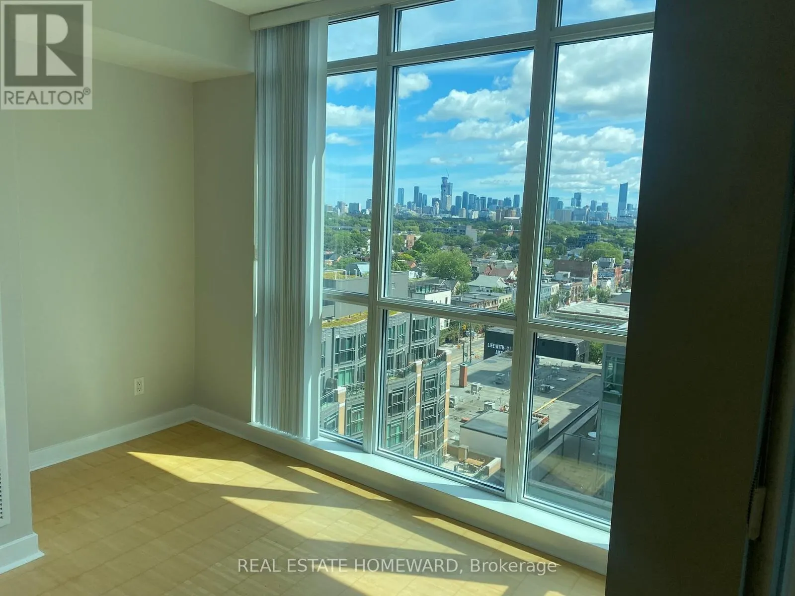 1206 - 1171 QUEEN STREET W