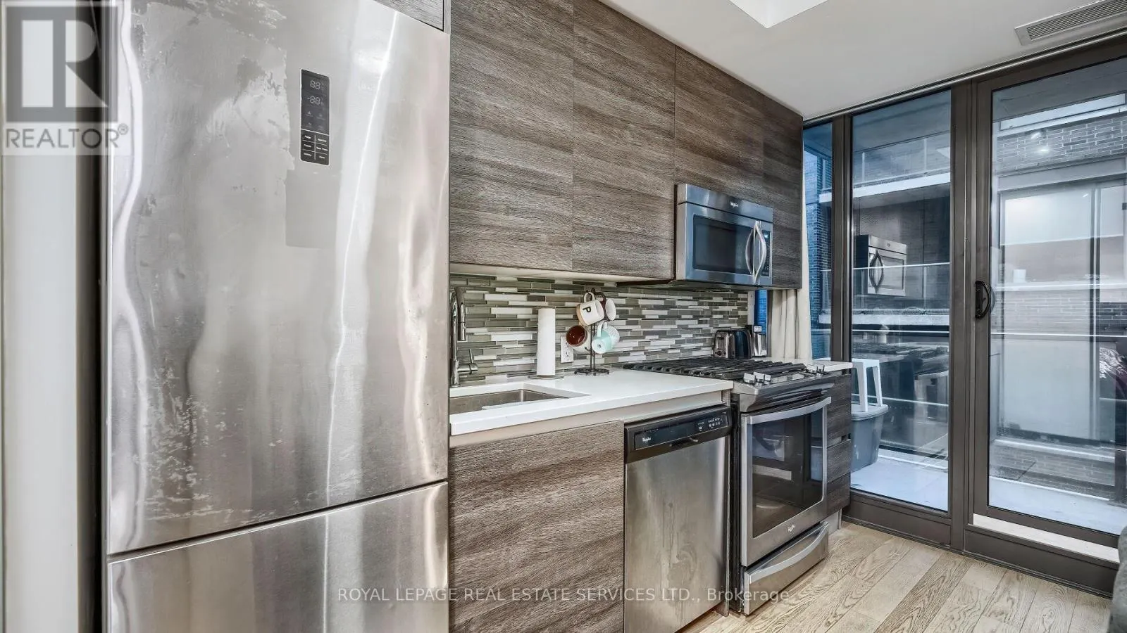 1301 - 111 BATHURST STREET