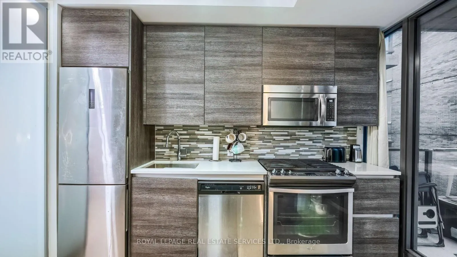 1301 - 111 BATHURST STREET