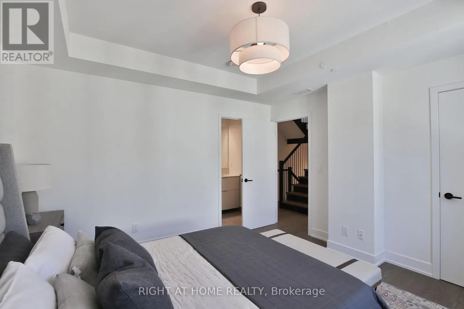 09 - 55 NICHOLAS AVENUE