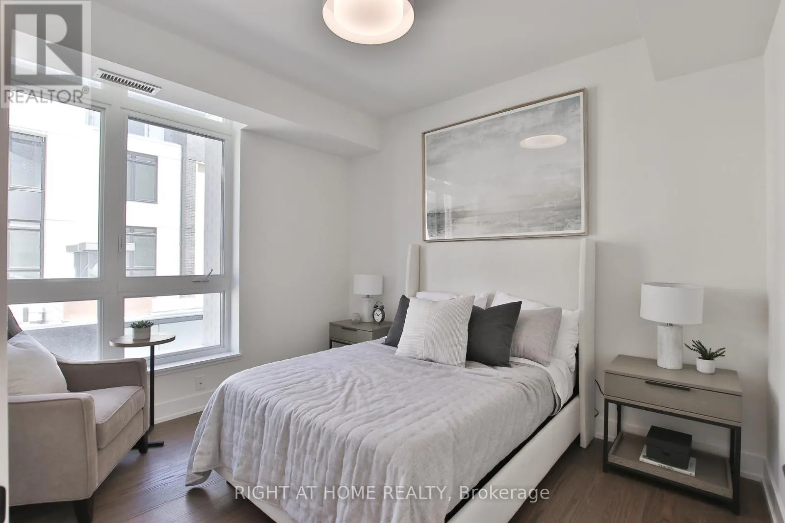 09 - 55 NICHOLAS AVENUE