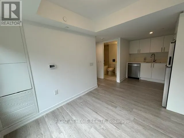 319 - 3 STARTHGOWAN AVENUE