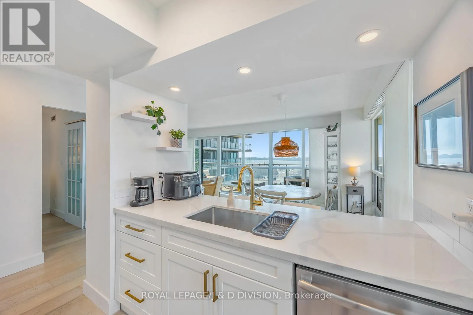 1203 - 410 QUEENS QUAY W