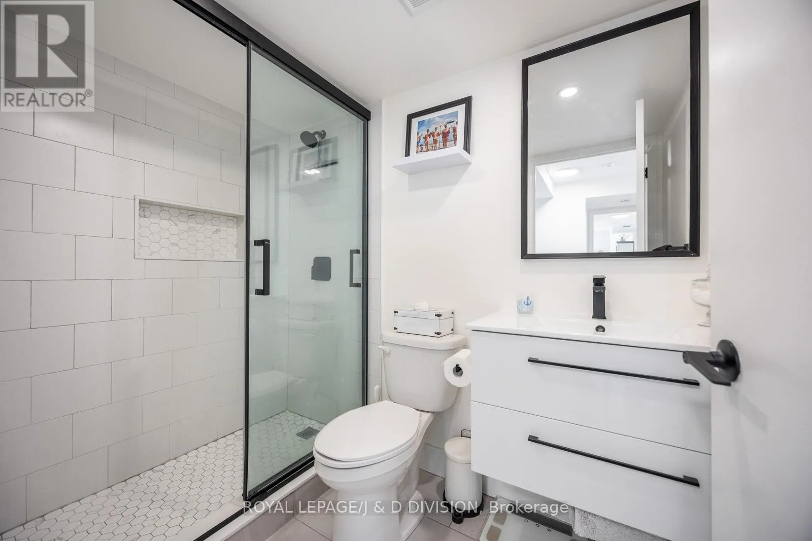 1203 - 410 QUEENS QUAY W