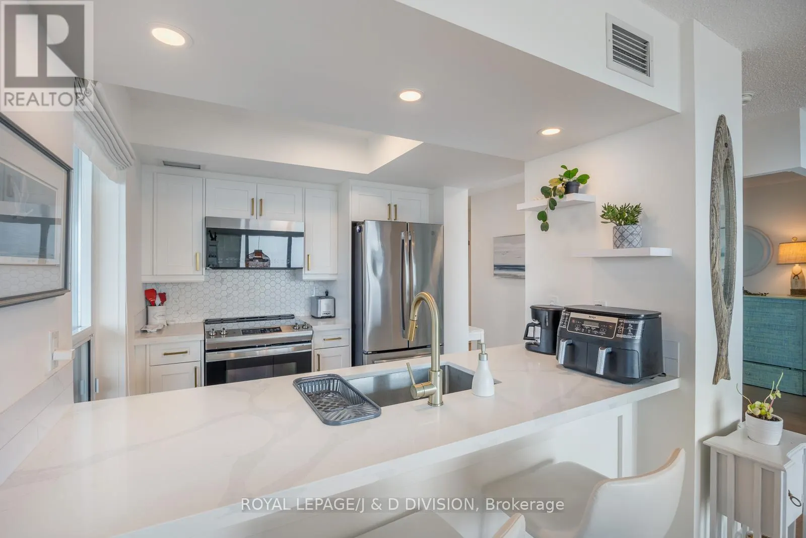 1203 - 410 QUEENS QUAY W