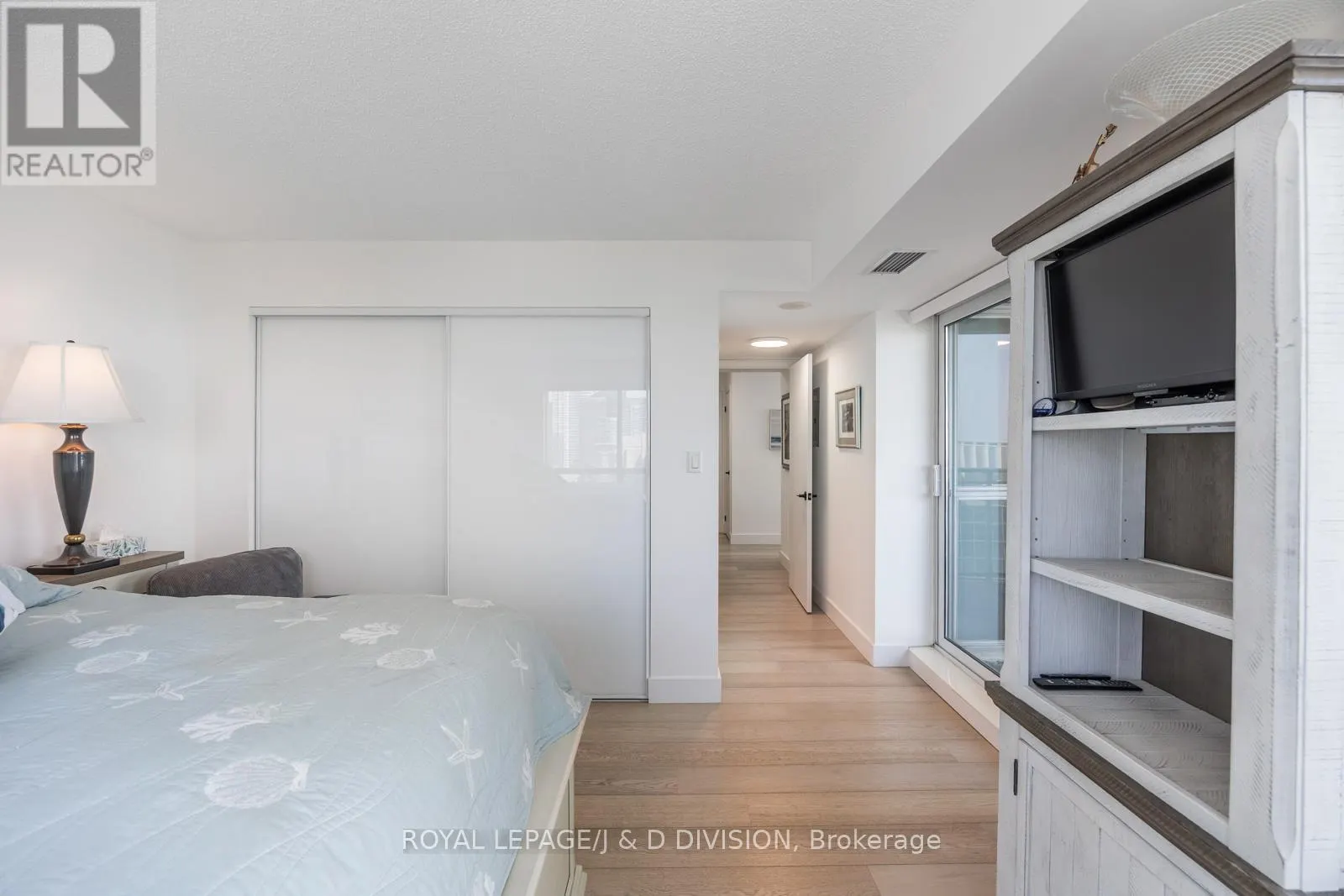1203 - 410 QUEENS QUAY W