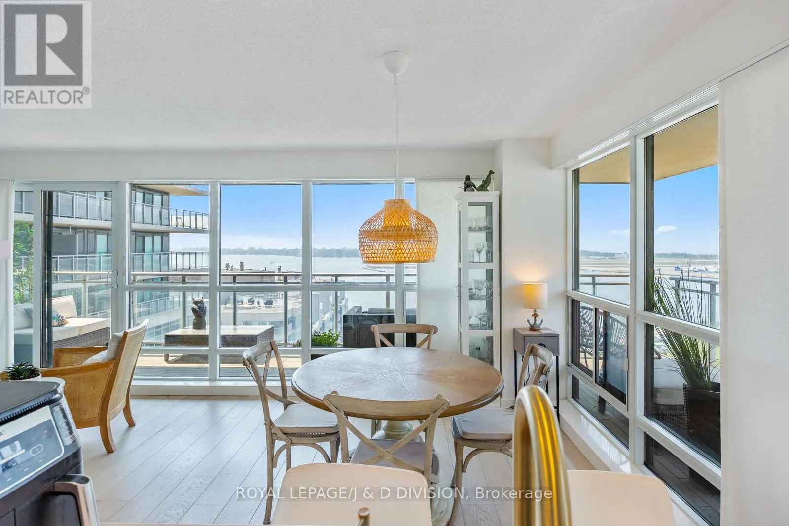 1203 - 410 QUEENS QUAY W