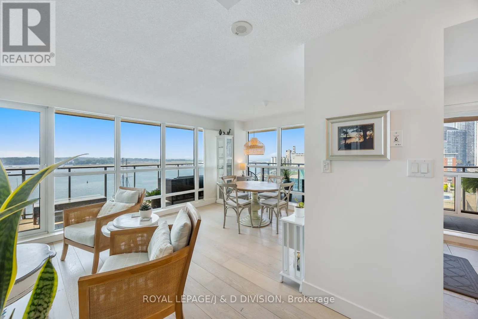 1203 - 410 QUEENS QUAY W