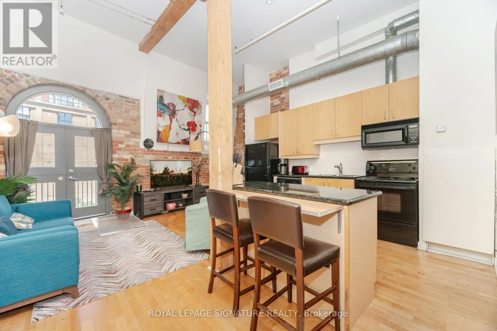 414 - 81A FRONT STREET E