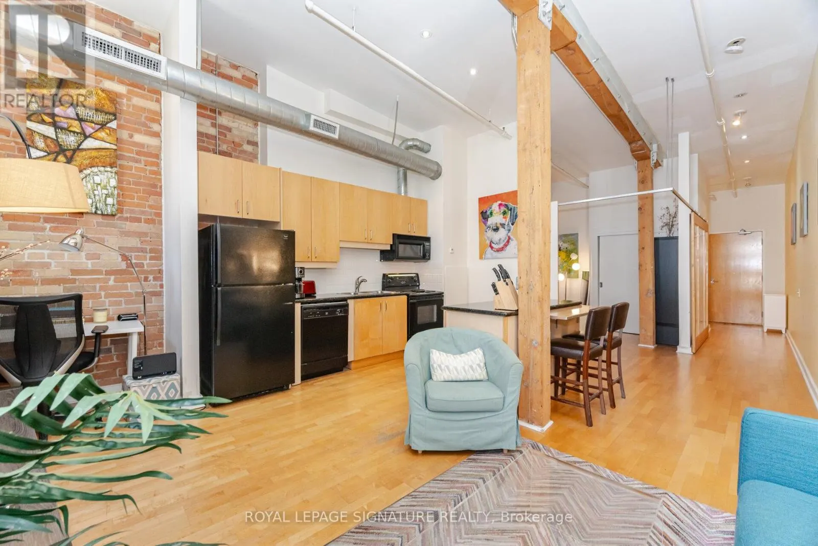 414 - 81A FRONT STREET E