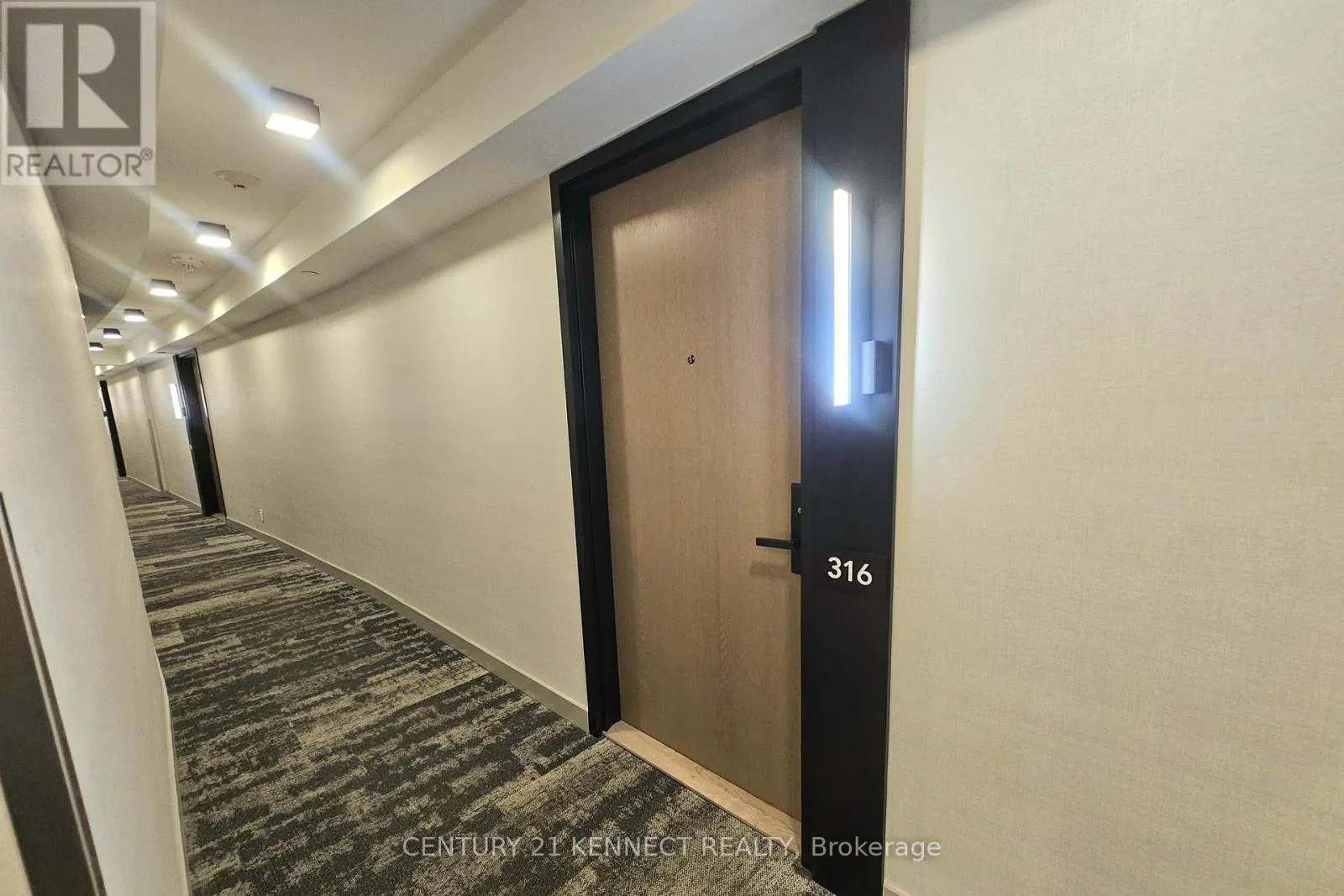 316 - 30 TRETTI WAY