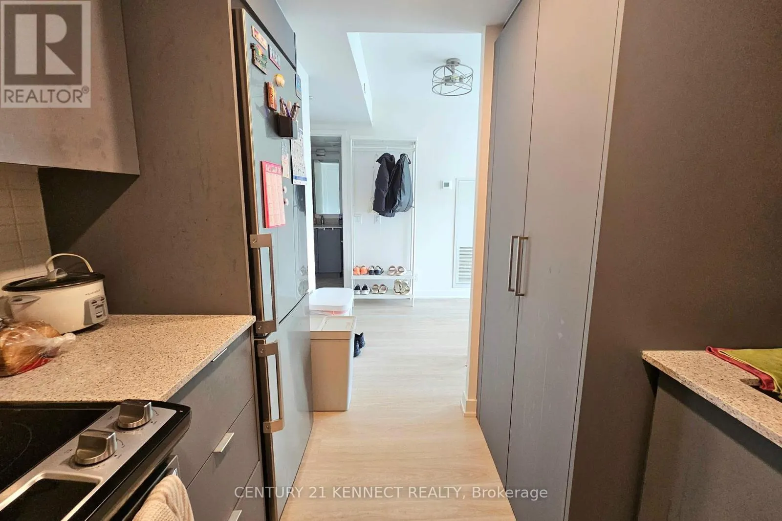 316 - 30 TRETTI WAY