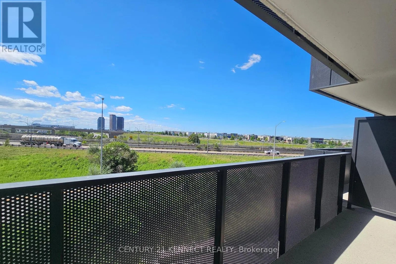 316 - 30 TRETTI WAY