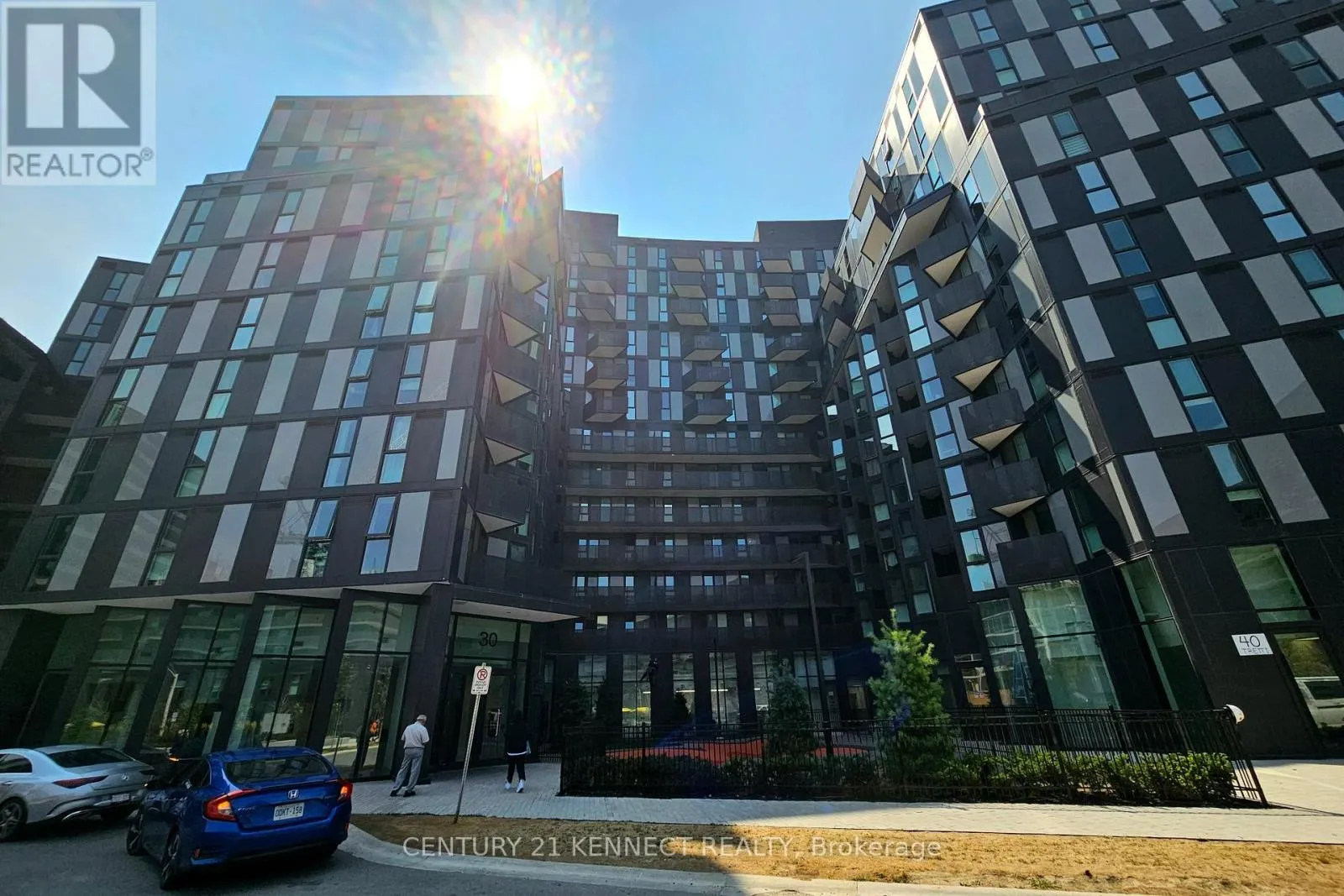 316 - 30 TRETTI WAY