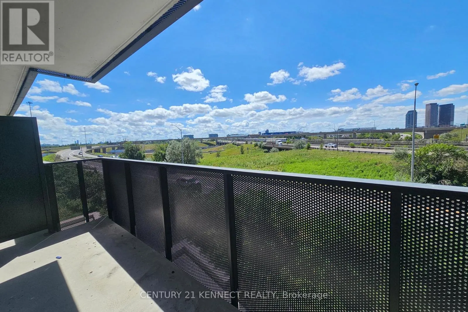 316 - 30 TRETTI WAY