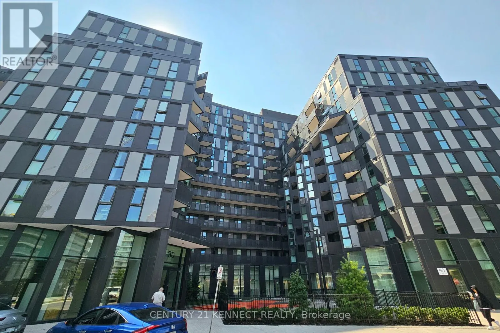 316 - 30 TRETTI WAY