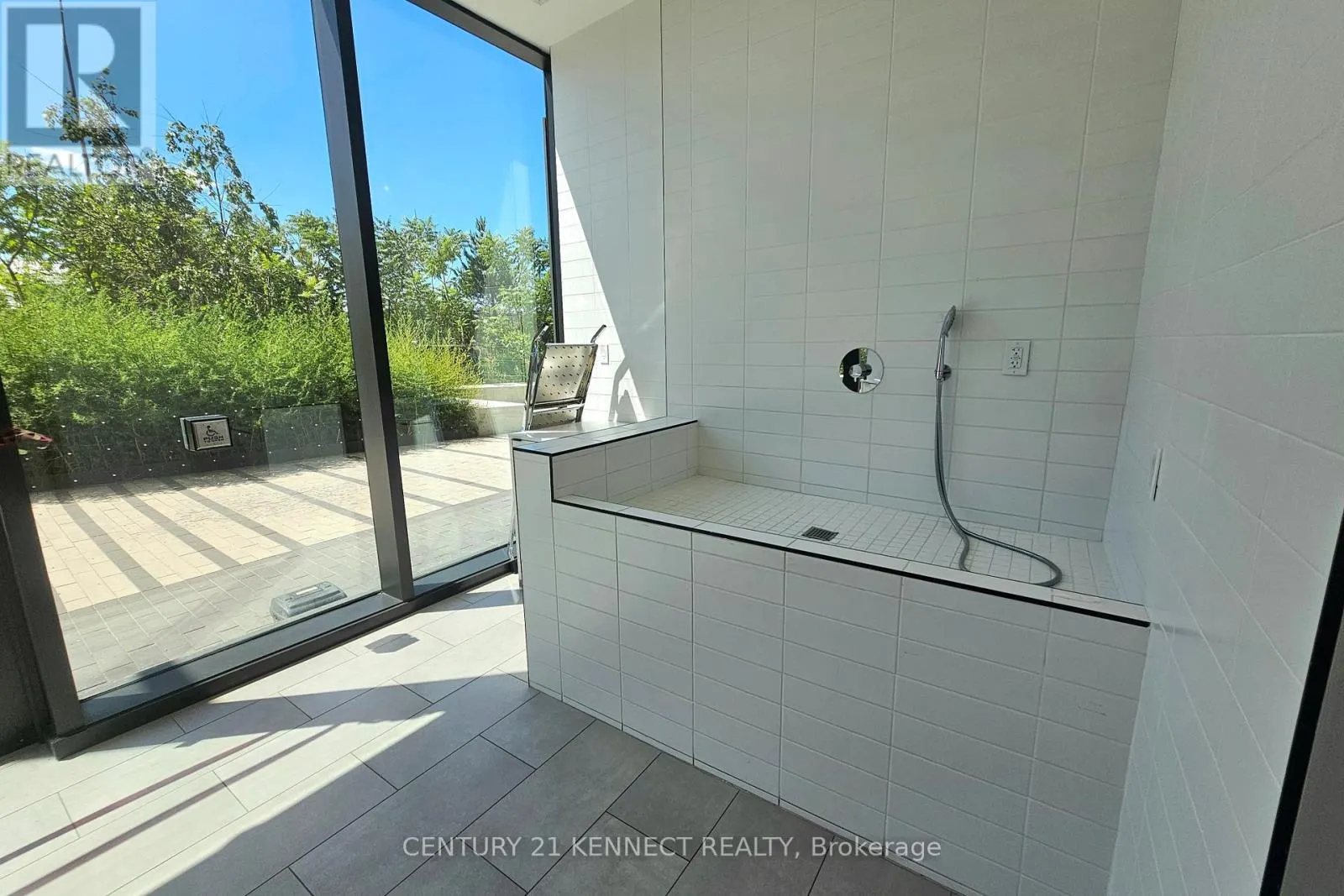 316 - 30 TRETTI WAY