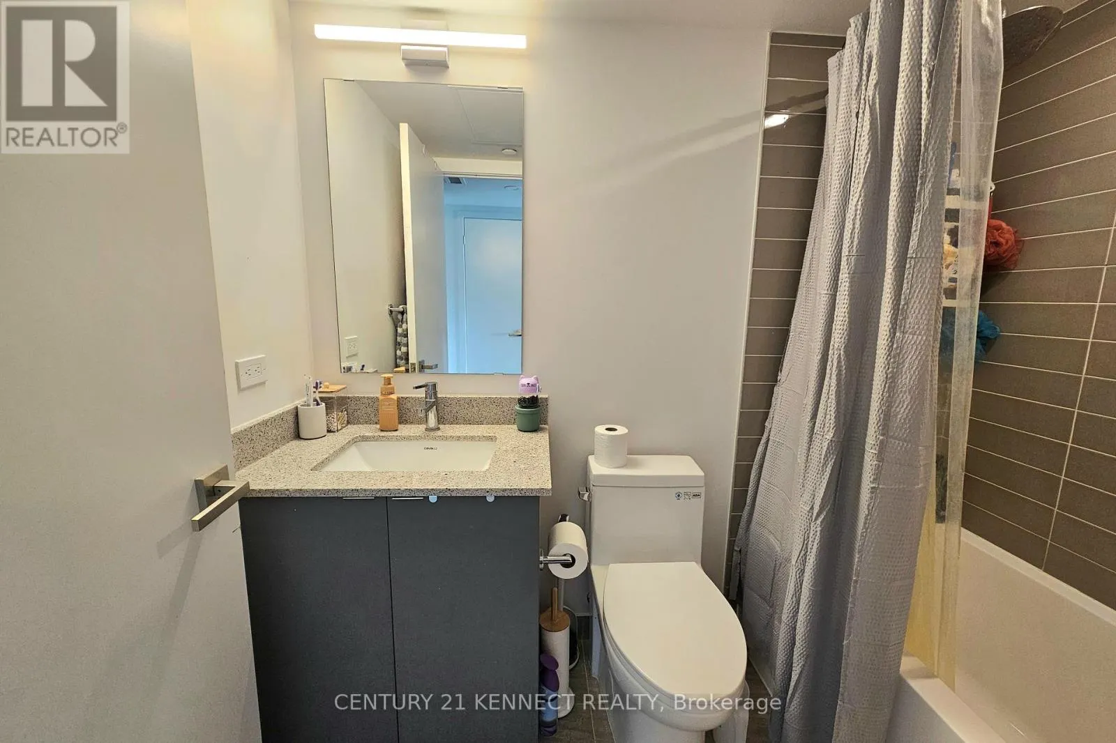 316 - 30 TRETTI WAY