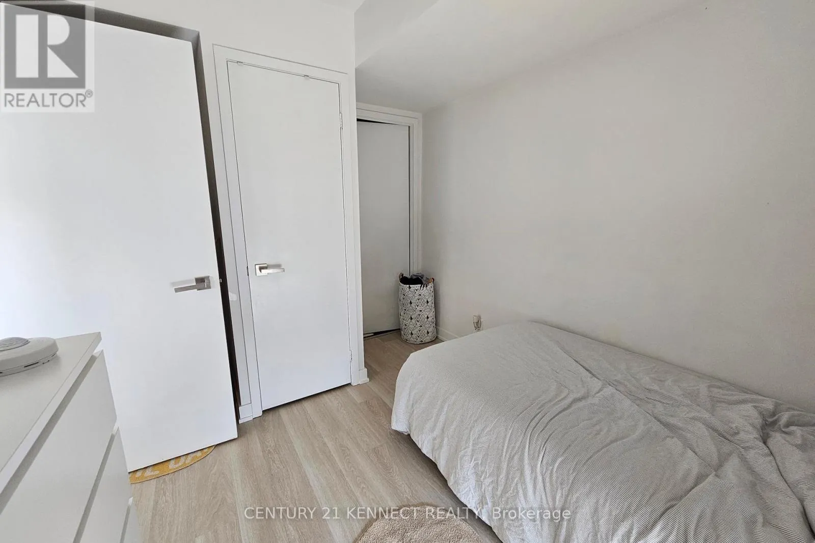 316 - 30 TRETTI WAY