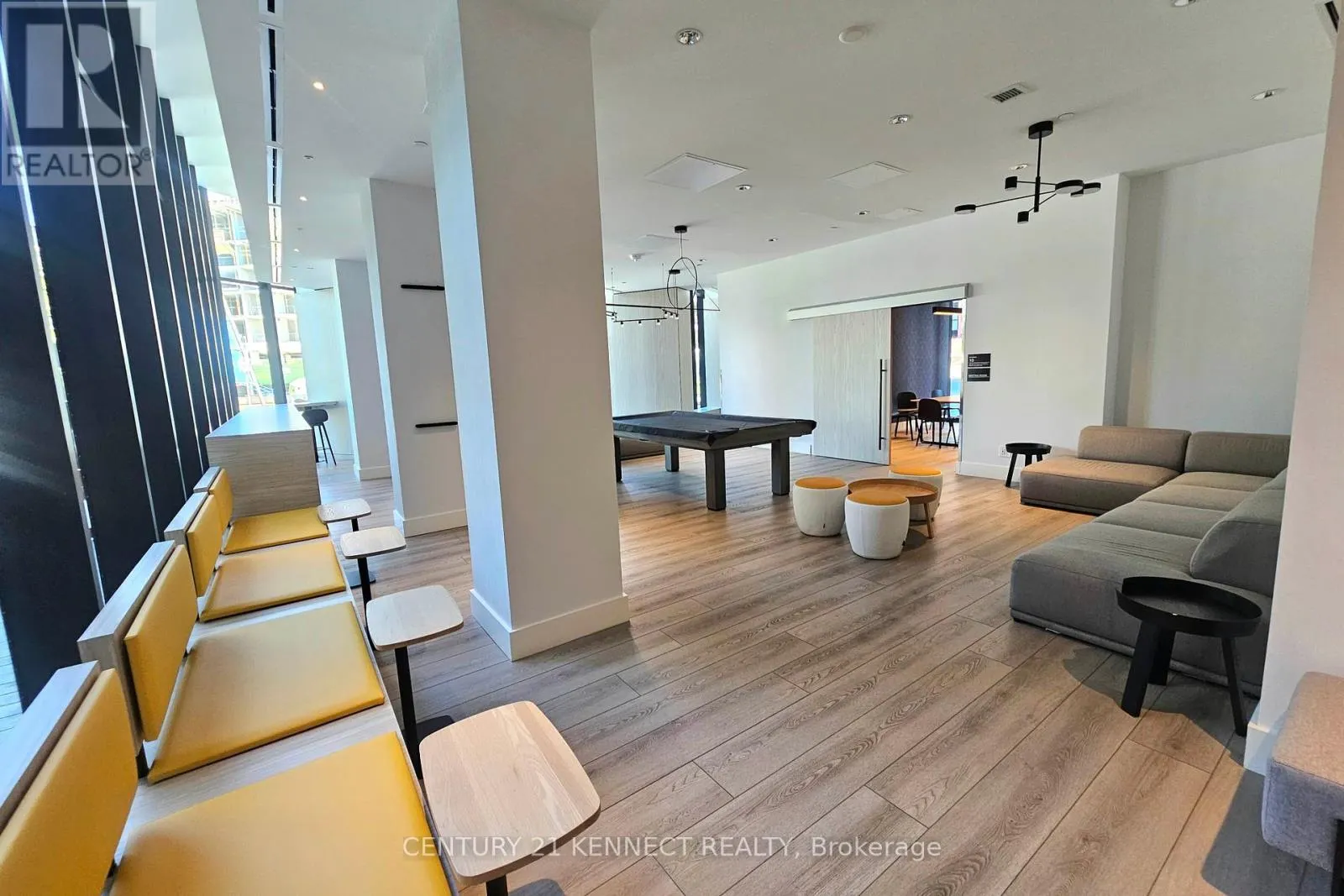 316 - 30 TRETTI WAY