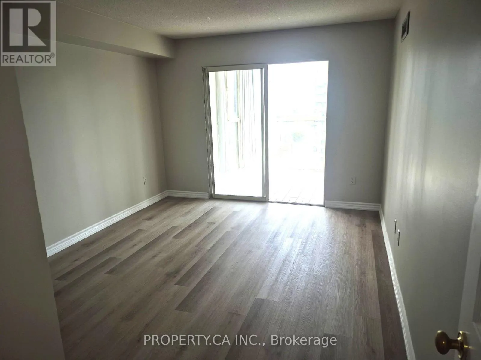 1206 - 5460 YONGE STREET