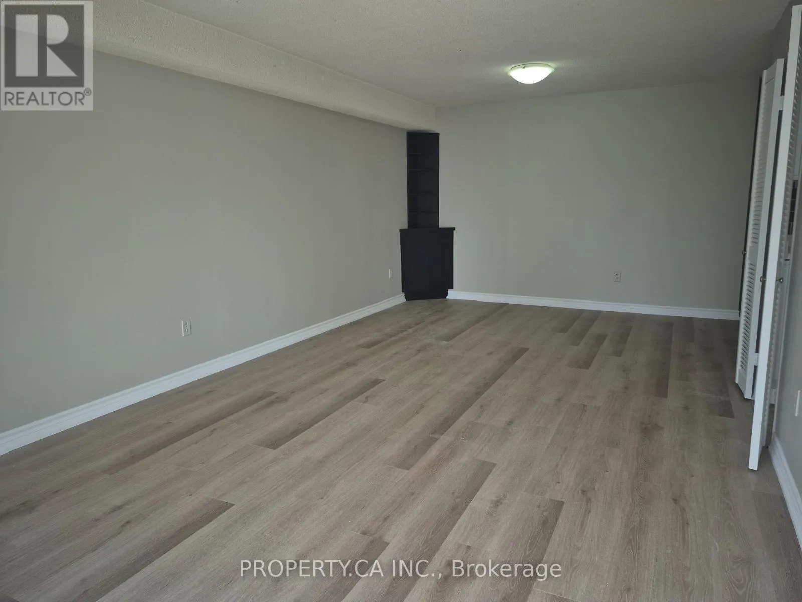1206 - 5460 YONGE STREET