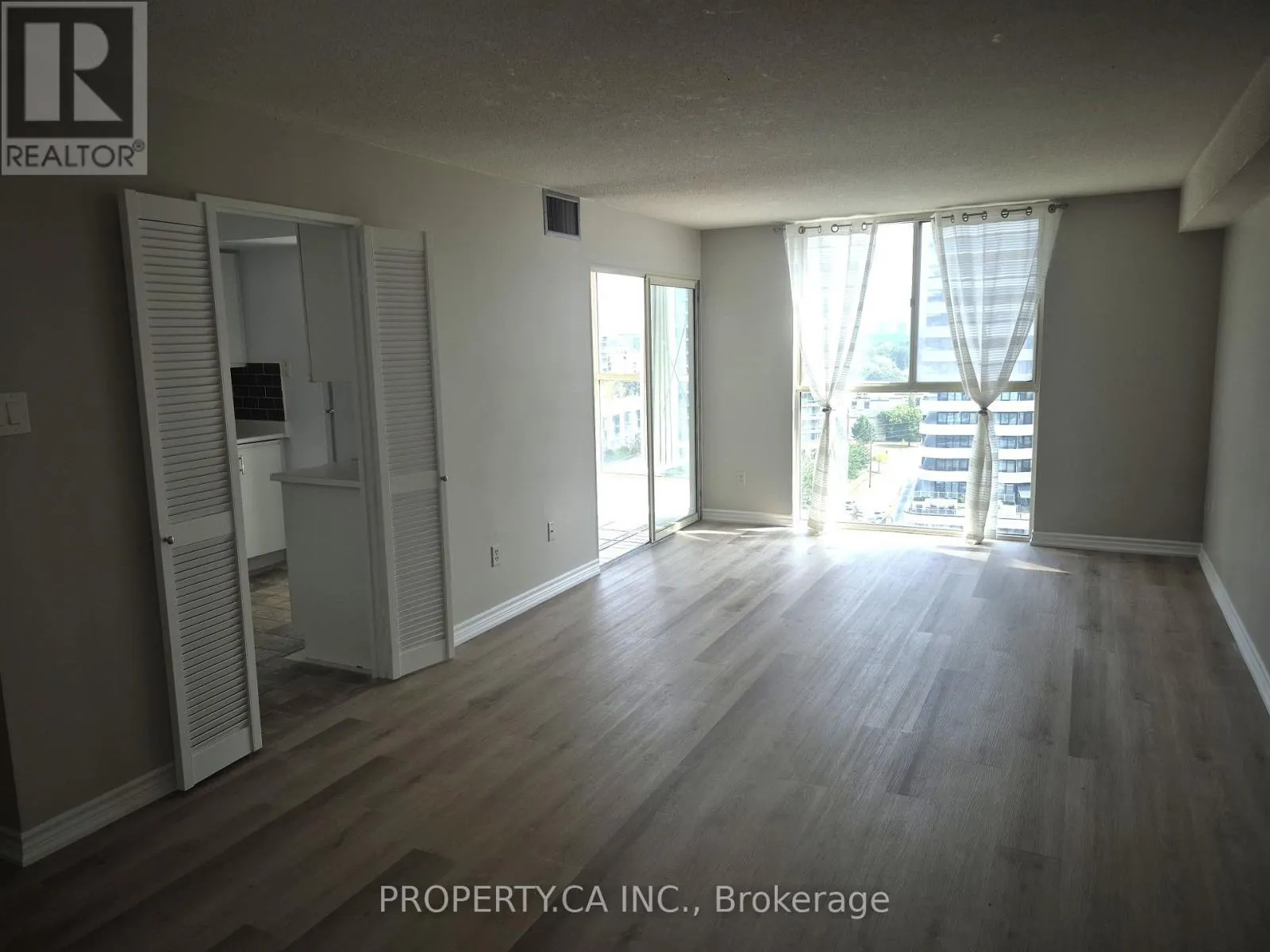 1206 - 5460 YONGE STREET