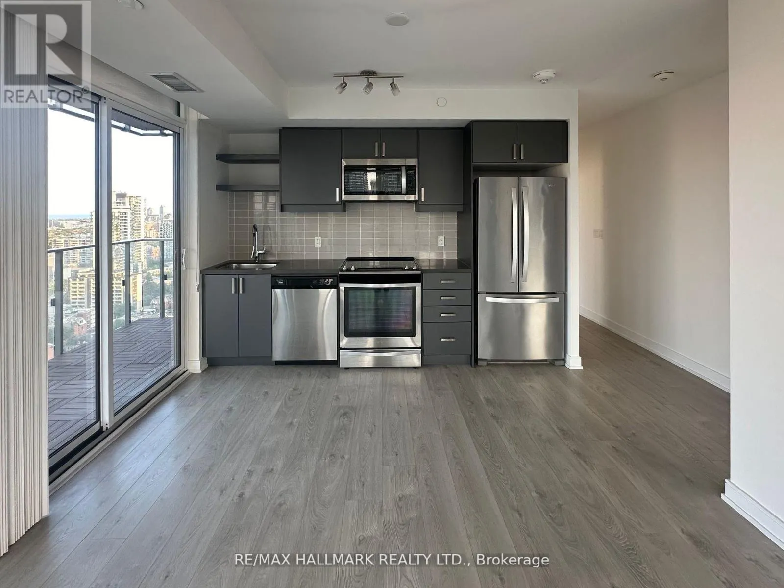 2904 - 50 WELLESLEY STREET E