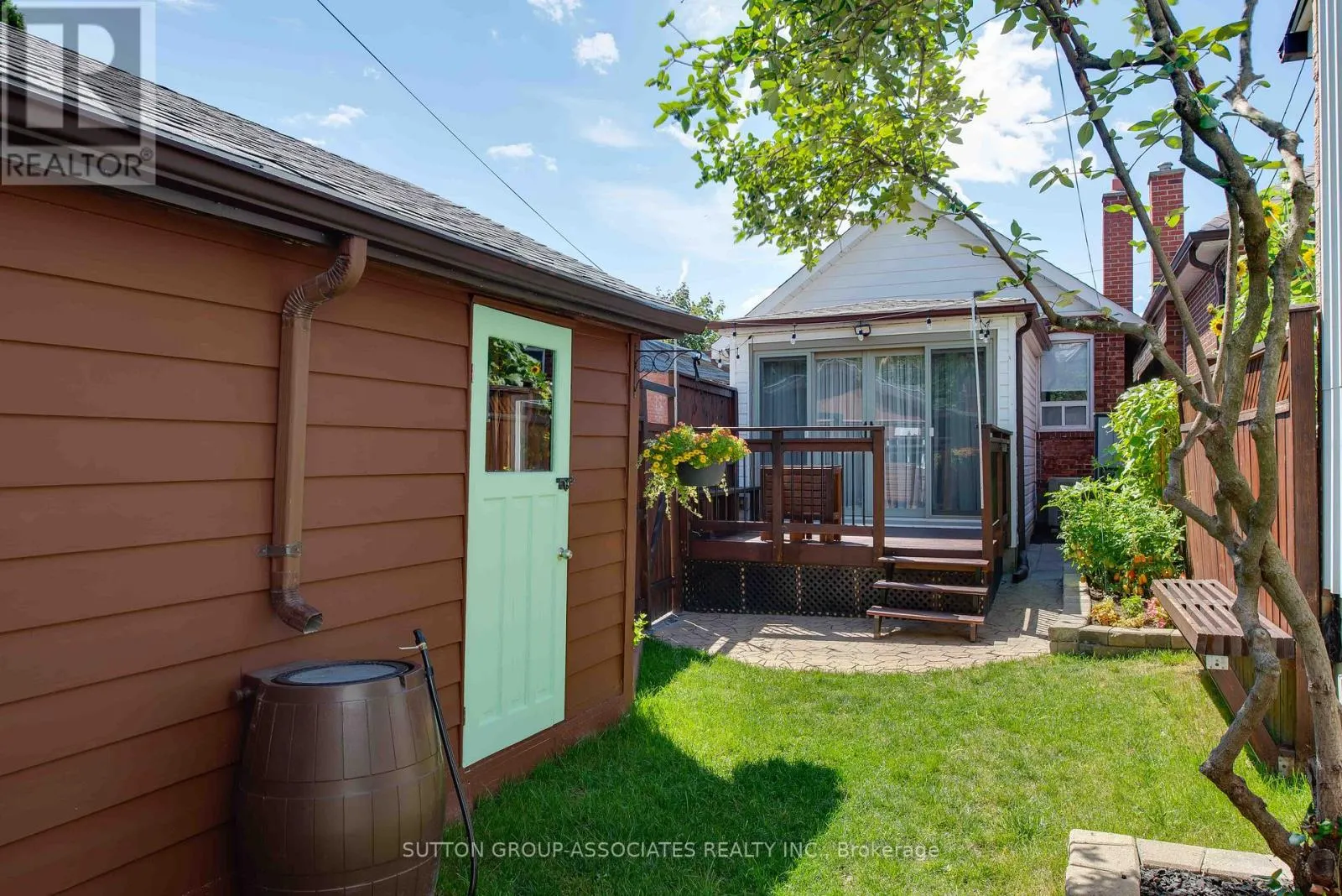275 ROBINA AVENUE