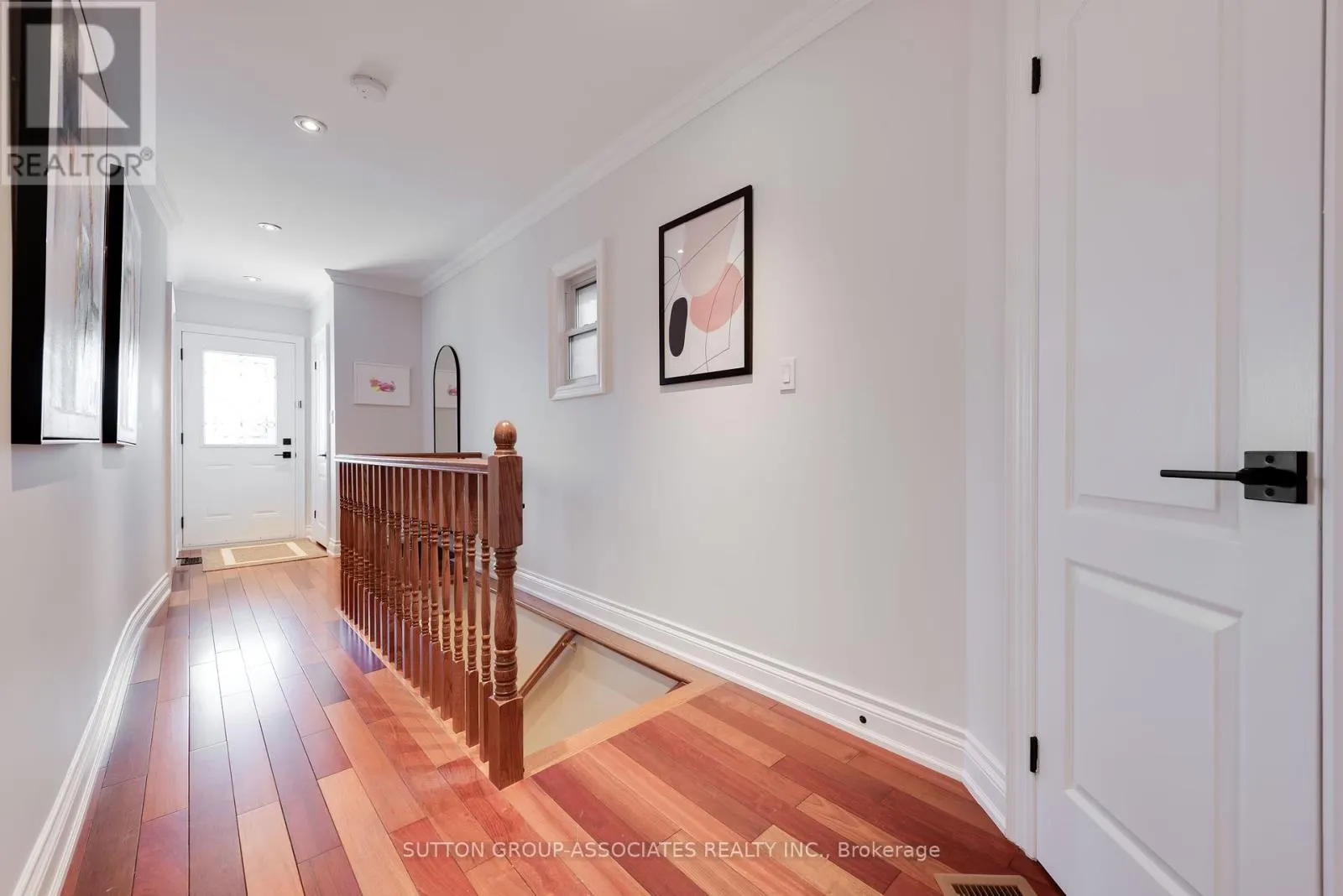 275 ROBINA AVENUE