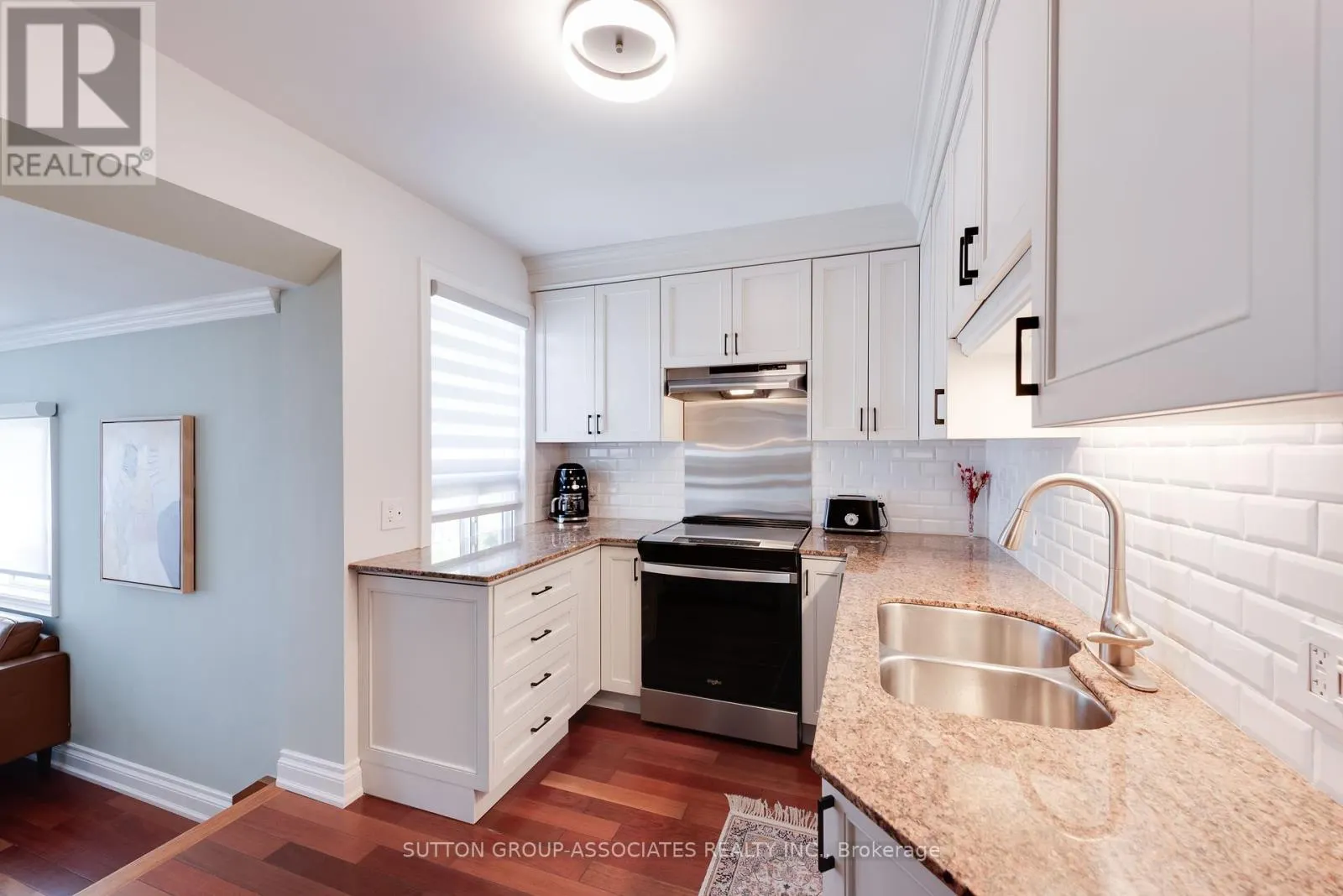 275 ROBINA AVENUE