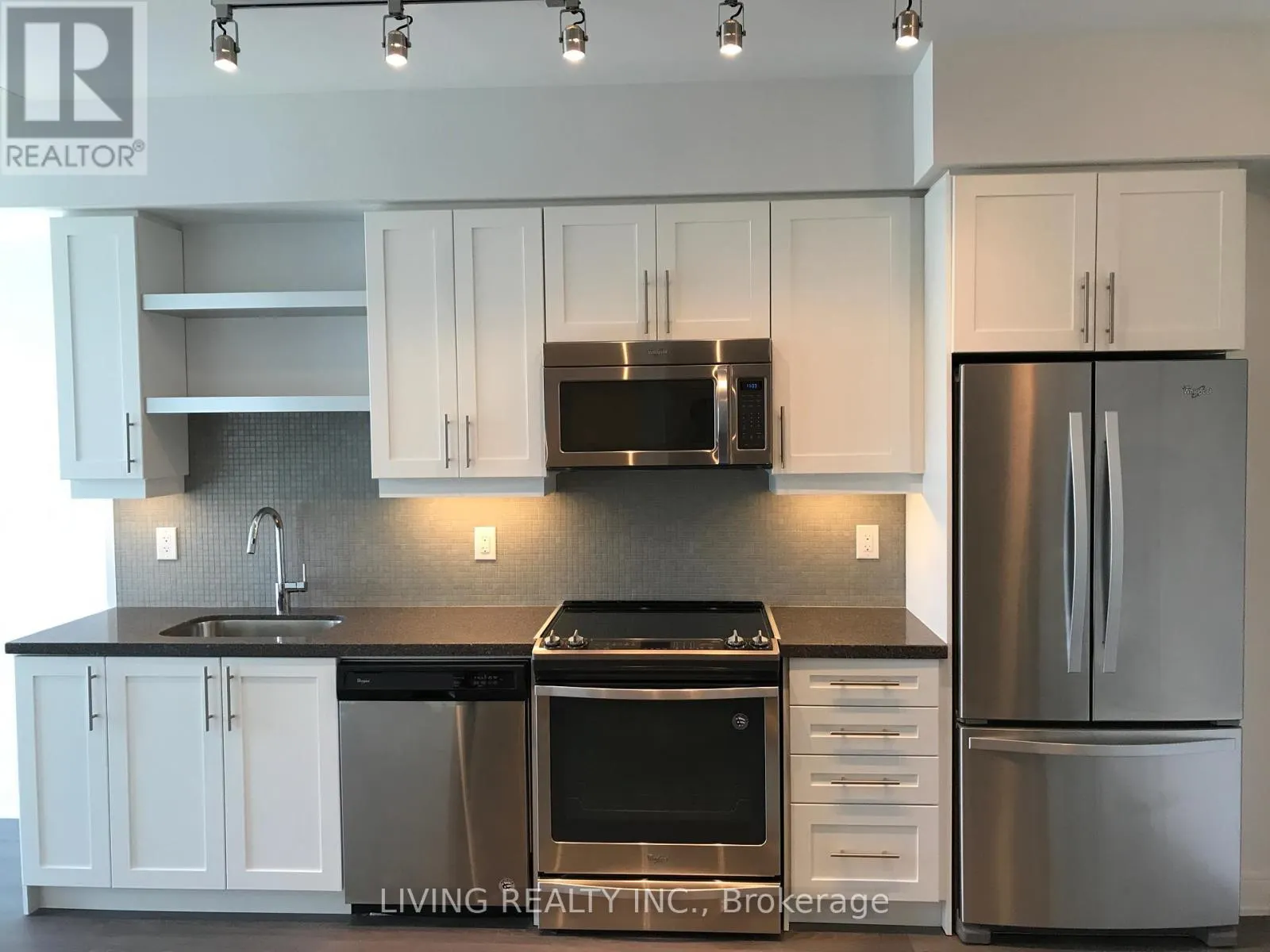 1826 - 525 ADELAIDE STREET W