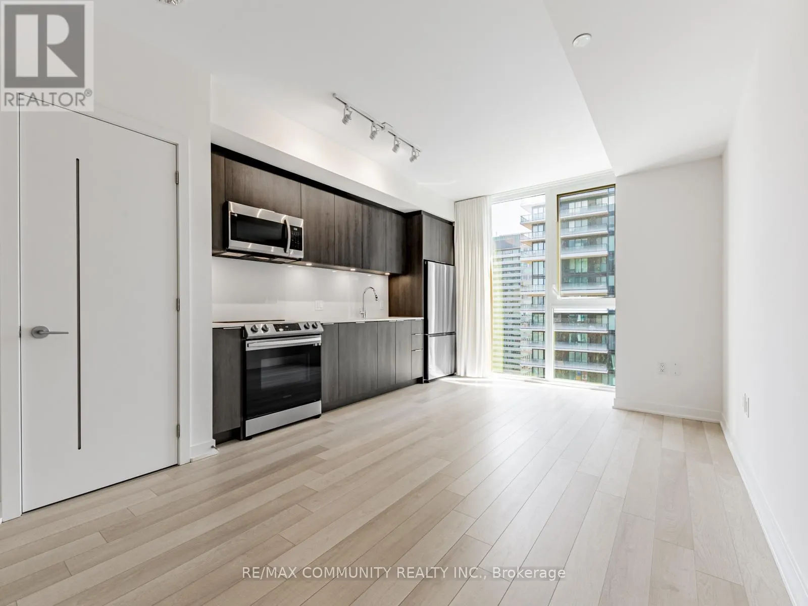 3506 - 357 KING STREET W