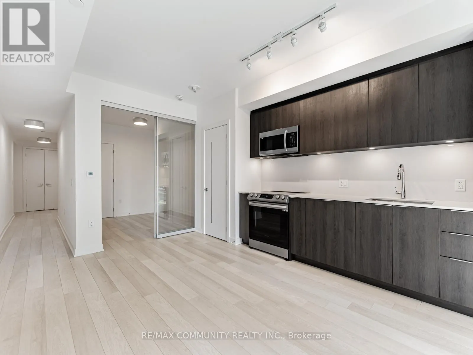 3506 - 357 KING STREET W