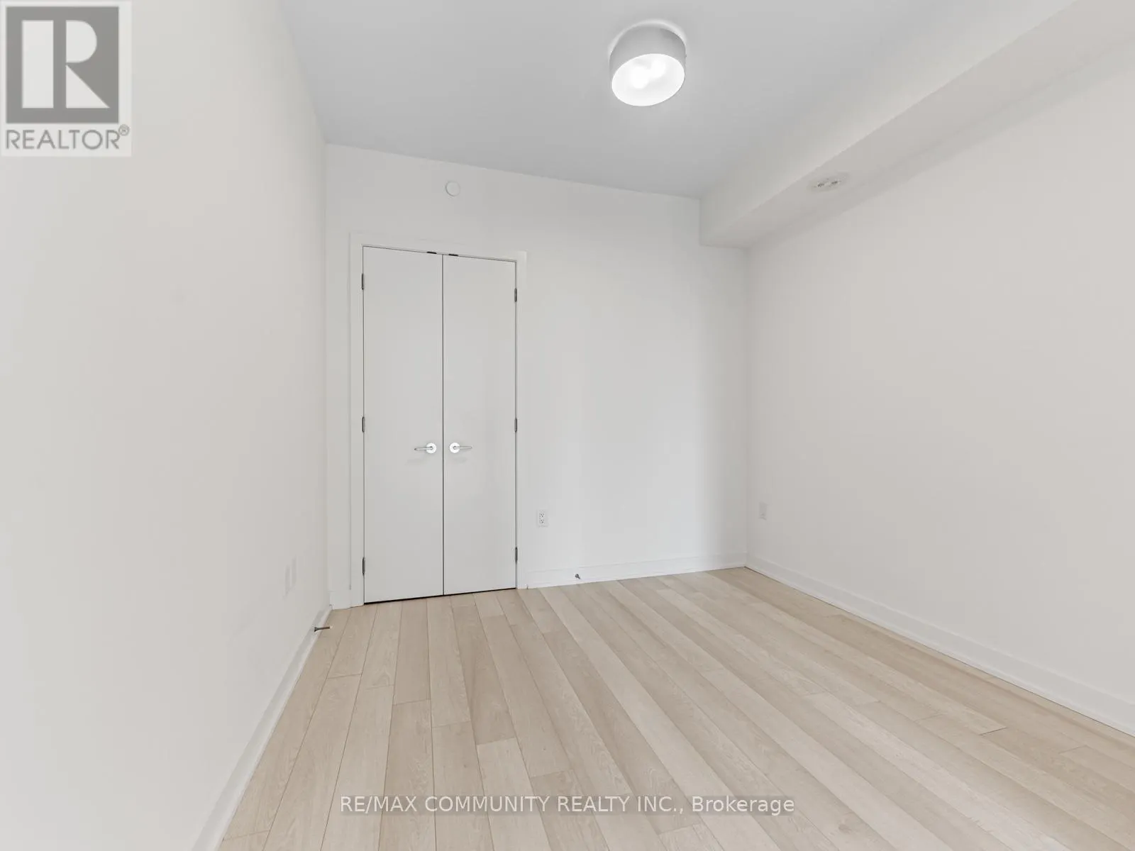 3506 - 357 KING STREET W
