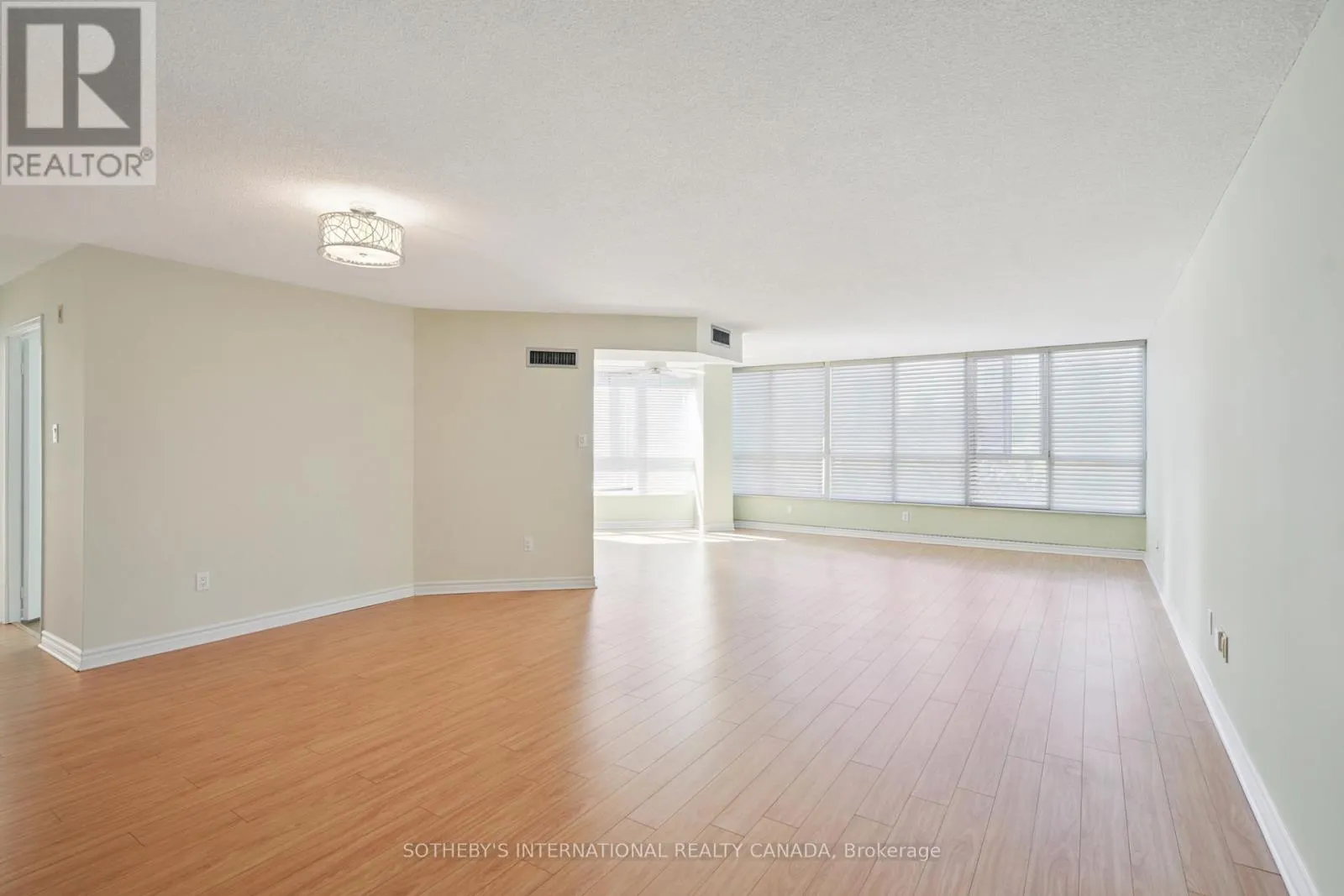 501 - 10 TICHESTER ROAD