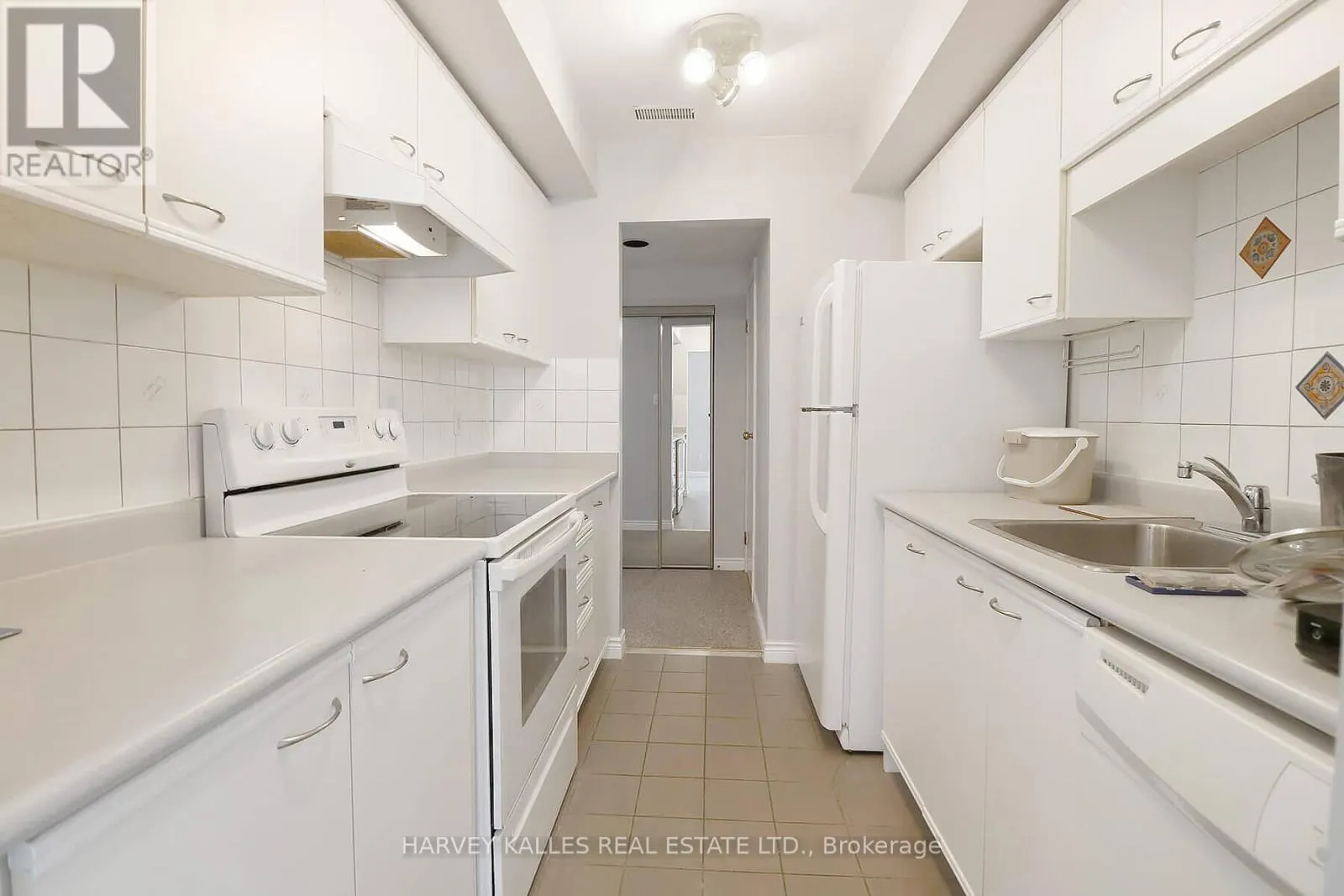 B - 1422 BAYVIEW AVENUE