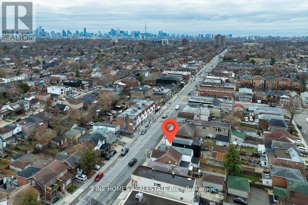 MAIN - 390 OAKOWOOD AVENUE