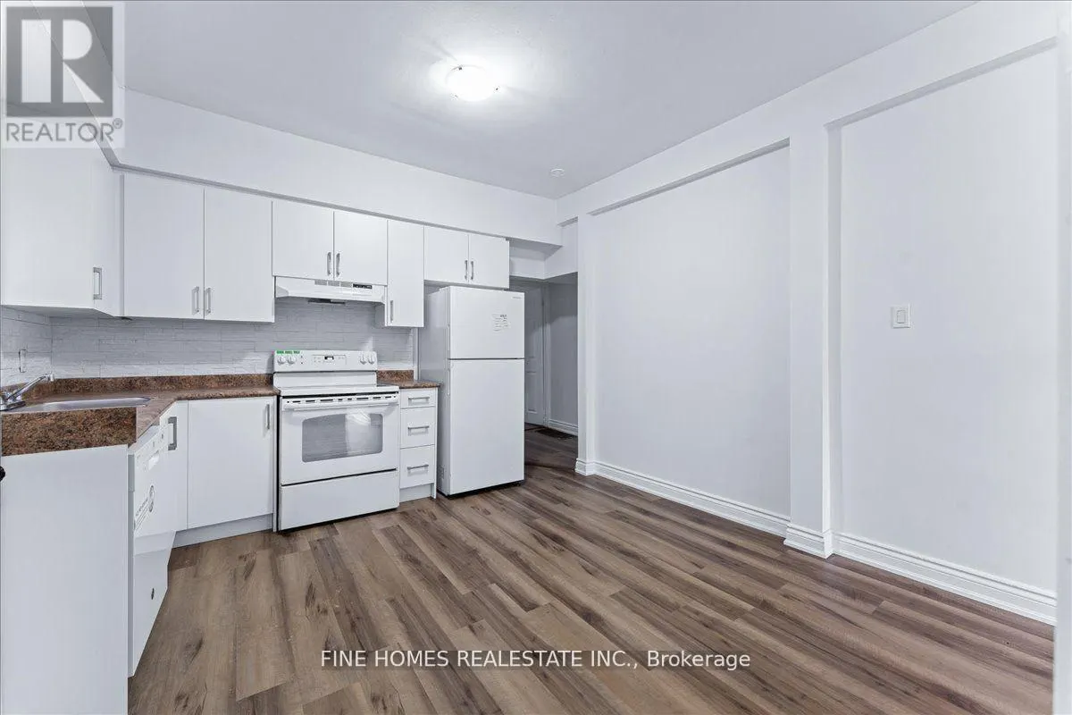 MAIN - 390 OAKOWOOD AVENUE