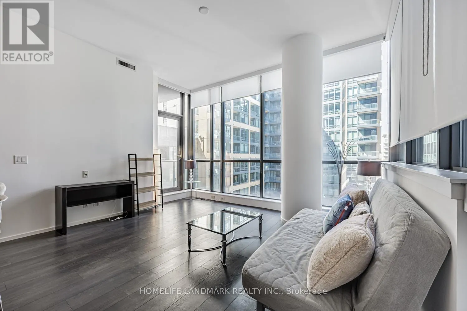 602 - 8 CHARLOTTE STREET