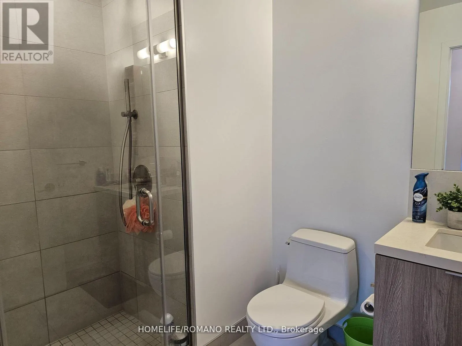 332 - 2020 BATHURST STREET